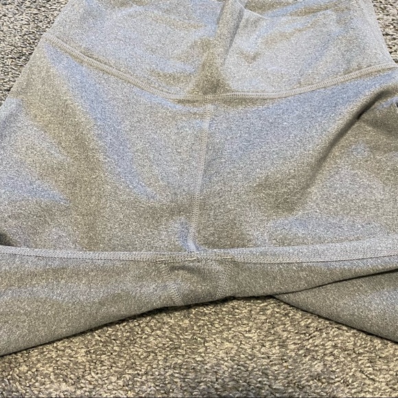 Light grey Fabletics high waisted leggings - Picture 2 of 4